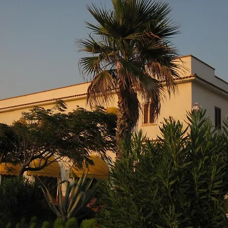 Laura 3* Paestum