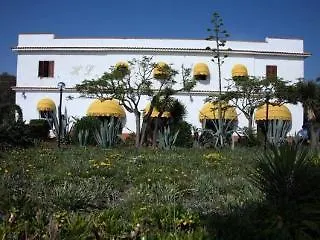 Laura Hotel