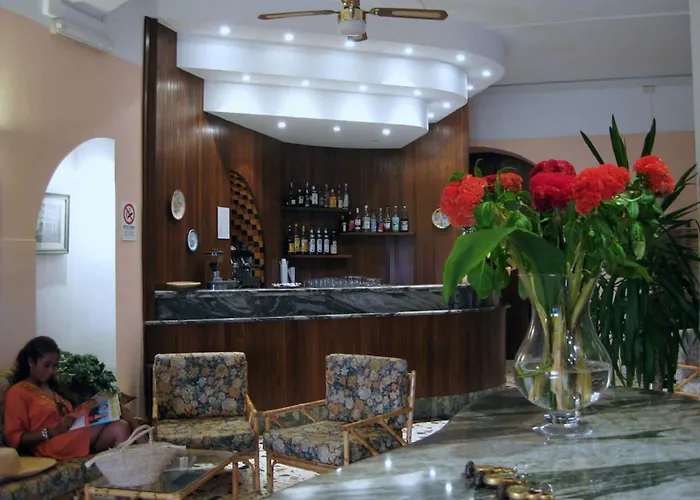 Laura Hotel 3*